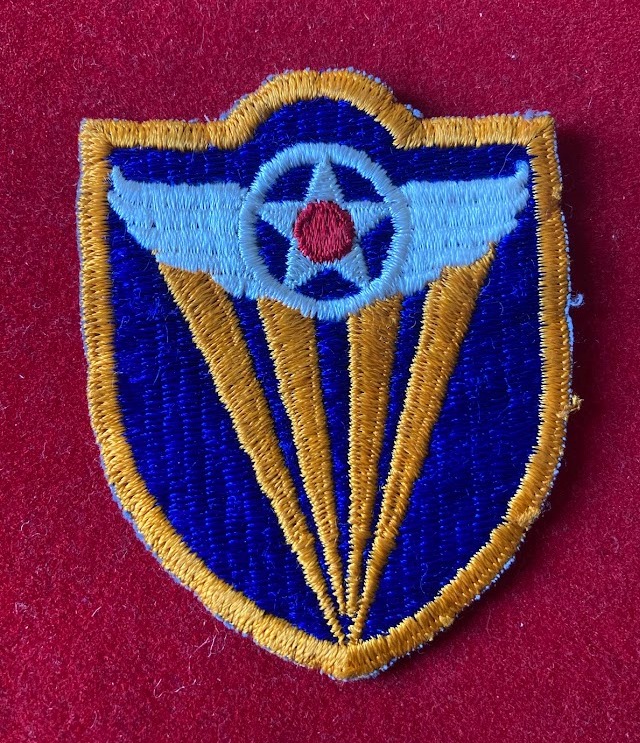 WW2 4th US Army Air Force badge - Medals And Memorabilia